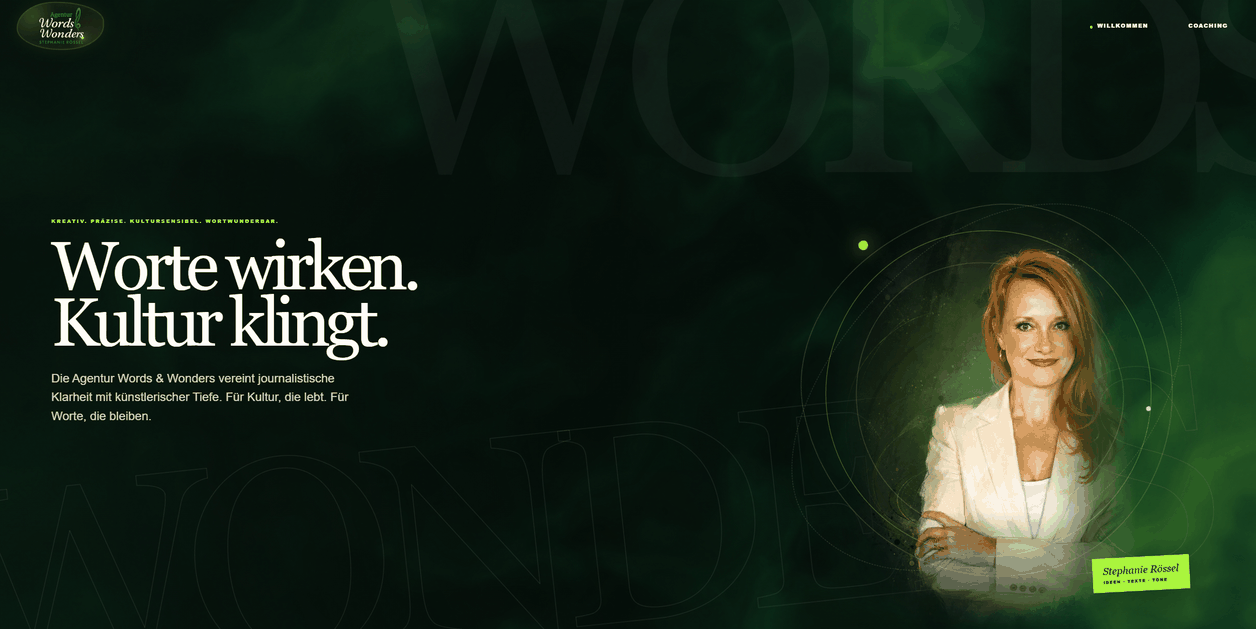Words & Wonders: grüner Website-Auftritt mit dem Leitsatz Worte wirken. Kultur klingt.